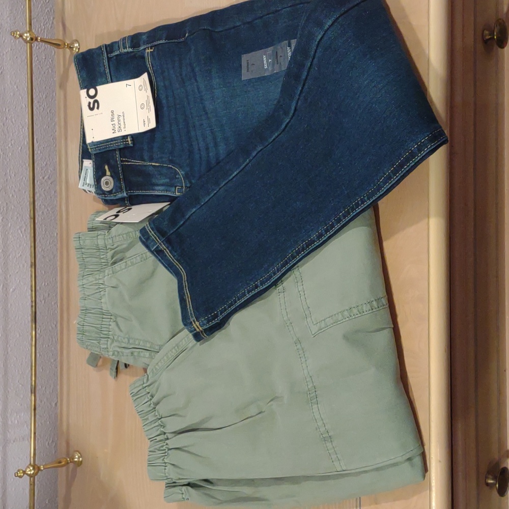 2 NWT Pairs of Girls Pants By SO Jeans and Cargo